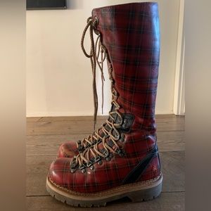 Art tall boots. Tartan.